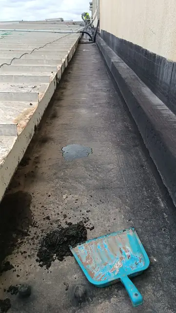 Calha limpa em cobertura
