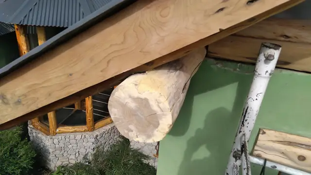 Reparo em estrutura de madeira